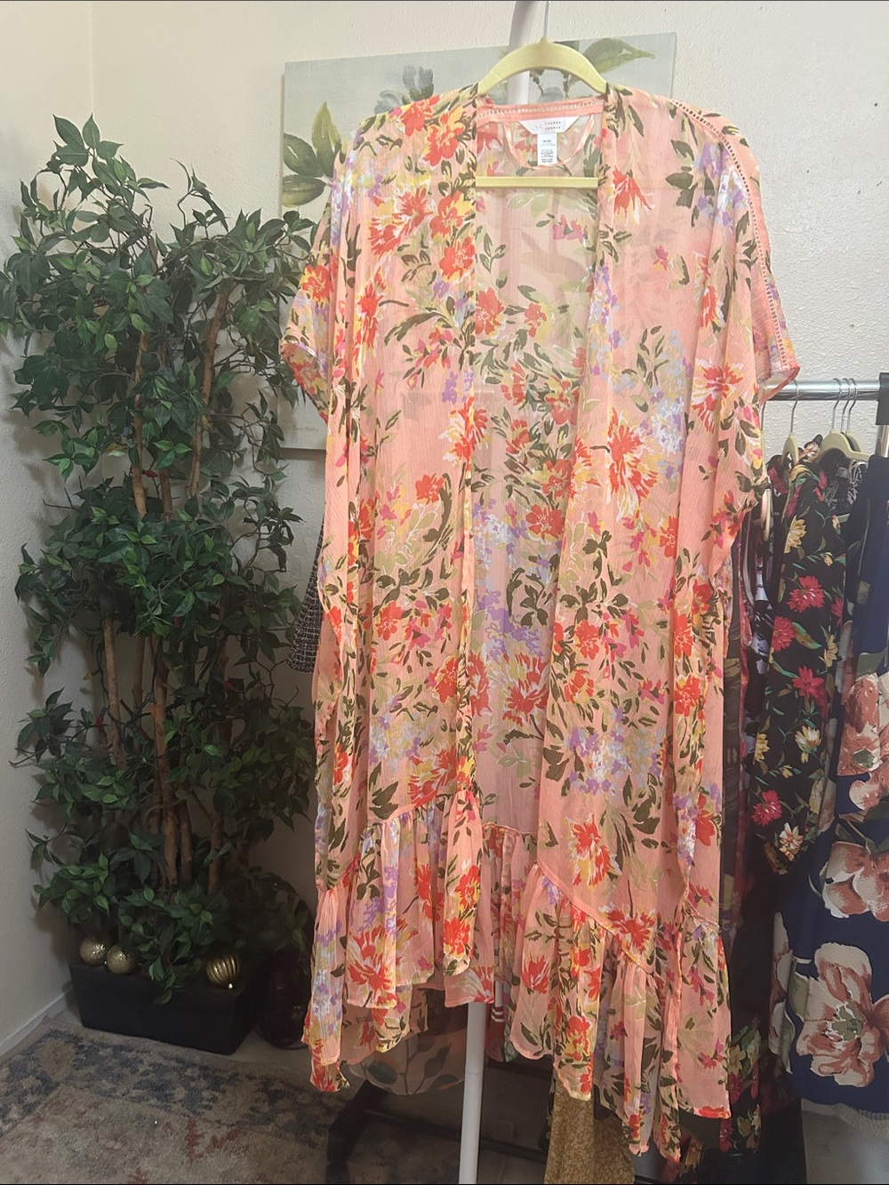 LC Lauren Conrad Peach Floral Kimono
